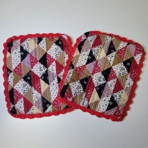 Handmade Hotpads Lace Doily Edge Sewn Pair Red Black 7 x 5.5 Inches Grannycore